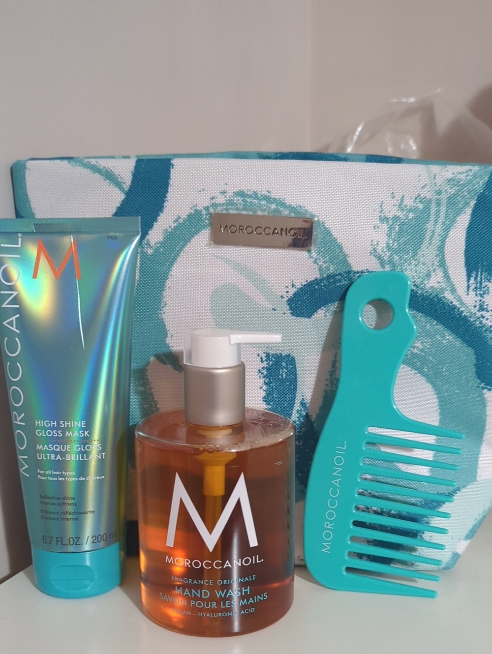 Moroccan Oil Gloss Treatment, Hand Wash & Comb